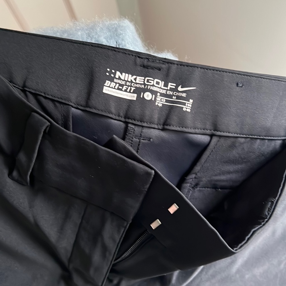 Women’s Nike Golf Dri-Fit pants size 8, cropped